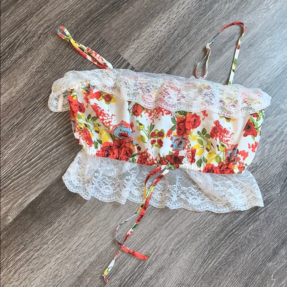 Total and lace crop top